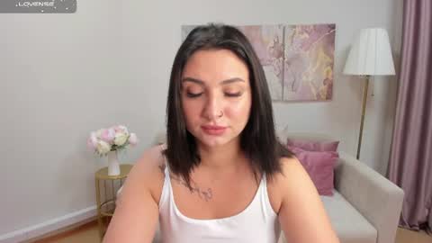 Lina online show from 07-14-26, 12:02