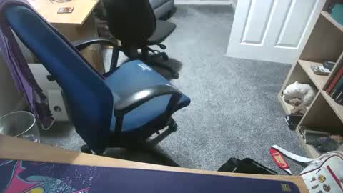 Snapshot of foliatedgerbil chatting on 10-25-25, 02:52 Grant online show from 10-25-25, 02:52
