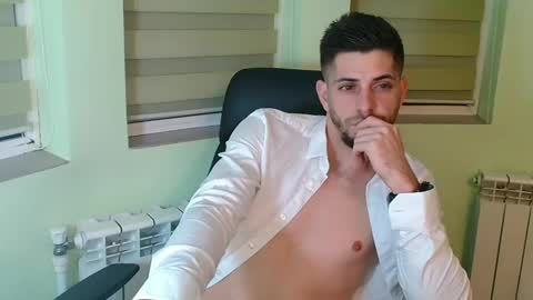 independent model online show from 12-04-24, 09:57