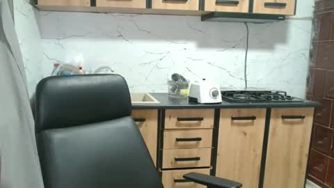 independent model online show from 02-19-25, 12:46