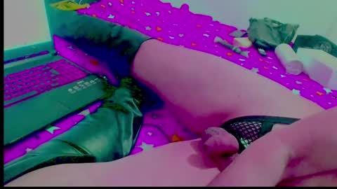 Snapshot of followmebaby_ chatting on 04-15-26, 09:05 cum now xxx online show from 04-15-26, 09:05