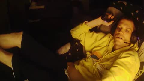 Snapshot of followthewhiterabbittail chatting on 10-31-25, 11:44 Have fun remembering u online show from 10-31-25, 11:44