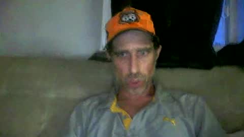 Snapshot of fouraide42 chatting on 06-12-26, 01:15 fouraide42 online show from 06-12-26, 01:15
