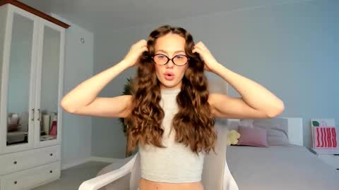 Kira online show from 10-29-25, 02:25