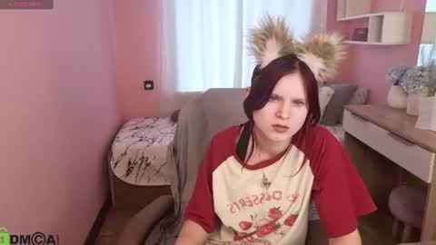 Snapshot of fox_cutee chatting on 08-01-26, 01:27 Fox online show from 08-01-26, 01:27
