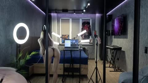 Karina and  online show from 04-15-26, 10:33