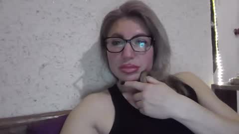 fox_red_lady7 online show from 03-26-26, 08:03