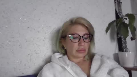Snapshot of fox_red_lady7 chatting on 04-30-26, 03:40 fox_red_lady7 online show from 04-30-26, 03:40