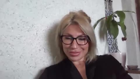 Snapshot of fox_red_lady7 chatting on 05-08-26, 06:19 fox_red_lady7 online show from 05-08-26, 06:19