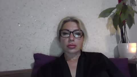 Snapshot of fox_red_lady7 chatting on 05-10-26, 09:20 fox_red_lady7 online show from 05-10-26, 09:20
