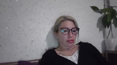 Snapshot of fox_red_lady7 chatting on 05-11-26, 06:38 fox_red_lady7 online show from 05-11-26, 06:38