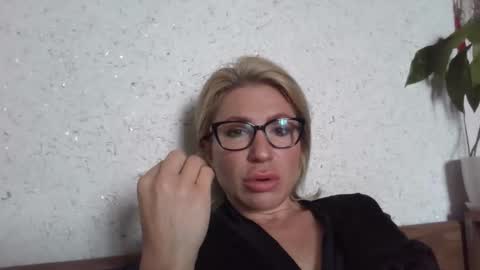Snapshot of fox_red_lady7 chatting on 05-16-26, 06:43 fox_red_lady7 online show from 05-16-26, 06:43