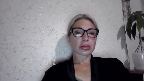 Snapshot of fox_red_lady7 chatting on 05-31-26, 07:15 fox_red_lady7 online show from 05-31-26, 07:15