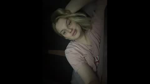 i am your baby Alien  online show from 11-30-25, 08:13