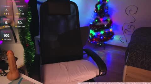 Snapshot of foxgirlandmerguis chatting on 12-20-24, 07:22 Belinda online show from 12-20-24, 07:22
