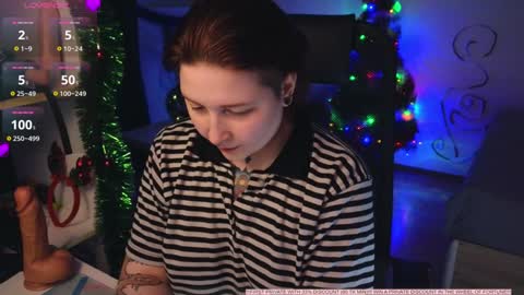 Snapshot of foxgirlandmerguis chatting on 12-25-24, 11:33 Belinda online show from 12-25-24, 11:33