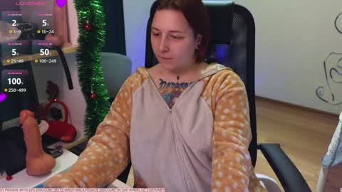 Snapshot of foxgirlandmerguis chatting on 12-27-24, 02:22 Belinda online show from 12-27-24, 02:22