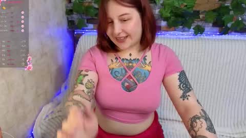 Snapshot of foxgirlandmerguis chatting on 09-29-25, 01:05 Belinda online show from 09-29-25, 01:05