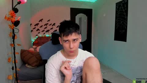 Foxicfu online show from 12-03-24, 05:01