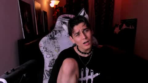 Foxicfu online show from 04-01-26, 03:42