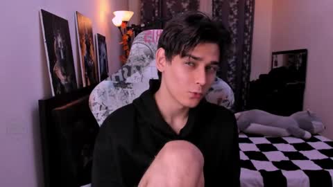 Foxicfu online show from 04-20-26, 03:59