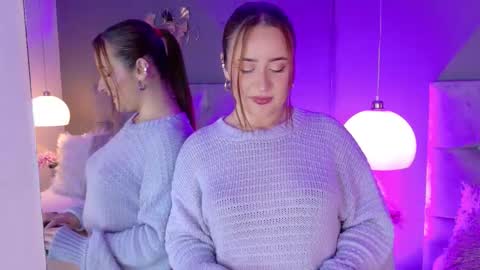 Snapshot of foxienova chatting on 02-19-26, 02:13 Foxie online show from 02-19-26, 02:13