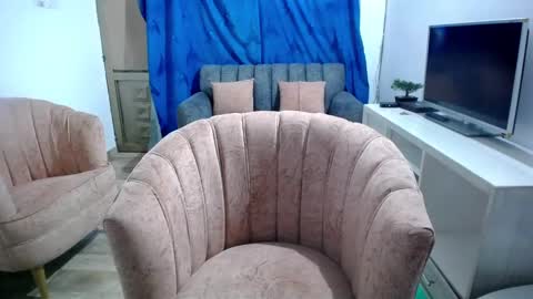 Snapshot of foxvalerin chatting on 01-22-25, 01:10 Valerin. online show from 01-22-25, 01:10