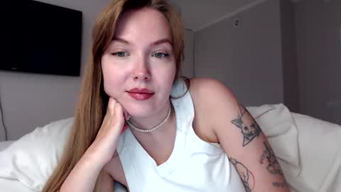 Snapshot of foxxycindy chatting on 09-13-25, 04:01 Cindy online show from 09-13-25, 04:01