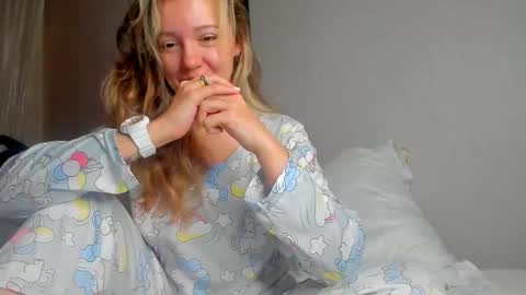 Foxy online show from 12-23-25, 12:30