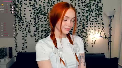 Snapshot of foxy_blush chatting on 11-14-25, 08:07 Eva online show from 11-14-25, 08:07