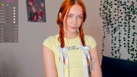 Snapshot of foxy_blush chatting on 11-16-25, 09:09 Eva online show from 11-16-25, 09:09