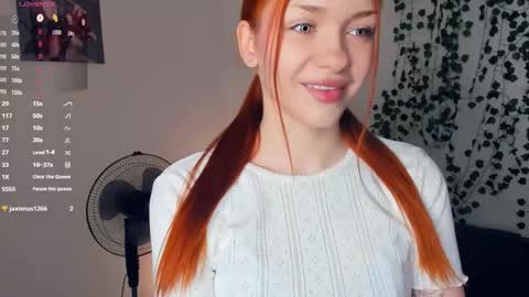 Snapshot of foxy_blush chatting on 11-23-25, 08:19 Eva online show from 11-23-25, 08:19