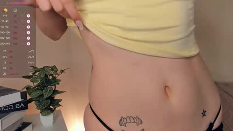 Snapshot of foxy_blush chatting on 12-13-25, 07:53 Eva online show from 12-13-25, 07:53