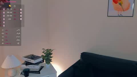 Snapshot of foxy_blush chatting on 12-14-25, 07:29 Eva online show from 12-14-25, 07:29