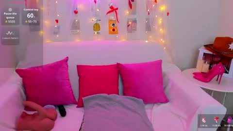Snapshot of foxy_ginger_ chatting on 05-14-26, 02:18 Angelica online show from 05-14-26, 02:18