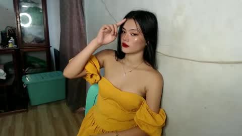 Snapshot of foxygoddess19 chatting on 01-04-25, 04:01 foxygoddess19 online show from 01-04-25, 04:01