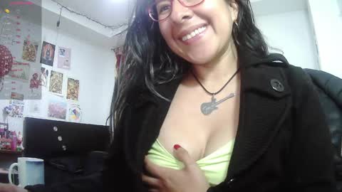 Snapshot of foxymalish chatting on 05-08-26, 04:07 Malishka online show from 05-08-26, 04:07