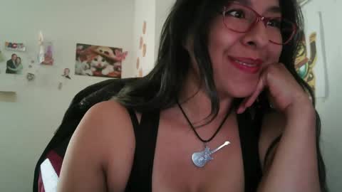 Snapshot of foxymalish chatting on 05-24-26, 10:04 Malishka online show from 05-24-26, 10:04