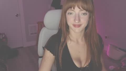 Snapshot of foxyredddd chatting on 05-09-26, 11:04 beautiful blair online show from 05-09-26, 11:04