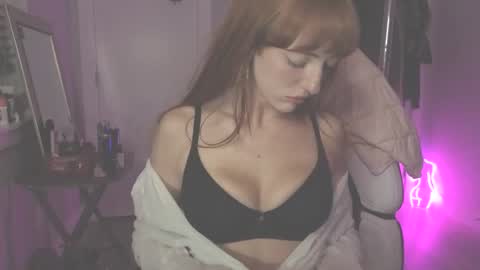 Snapshot of foxyredddd chatting on 05-12-26, 08:00 beautiful blair online show from 05-12-26, 08:00