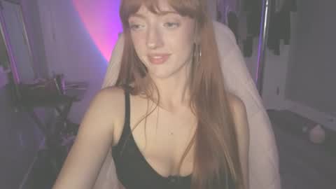 Snapshot of foxyredddd chatting on 05-22-26, 05:47 beautiful blair online show from 05-22-26, 05:47
