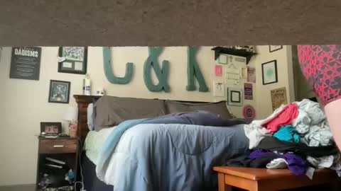 Snapshot of fp004 chatting on 12-04-25, 05:43 fp004 online show from 12-04-25, 05:43