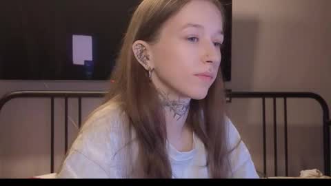 Snapshot of fran_bow chatting on 03-11-26, 06:47 fran_bow online show from 03-11-26, 06:47