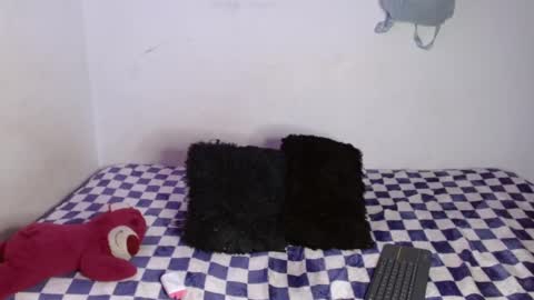 Snapshot of frances_ka chatting on 10-04-25, 10:19 francesca  online show from 10-04-25, 10:19