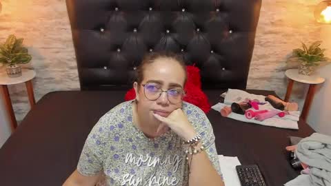          online show from 04-19-26, 02:38