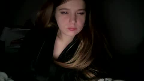 Snapshot of francescafey chatting on 12-17-25, 09:15 francescafey online show from 12-17-25, 09:15