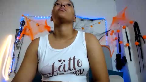 francihot4 online show from 10-30-25, 03:08