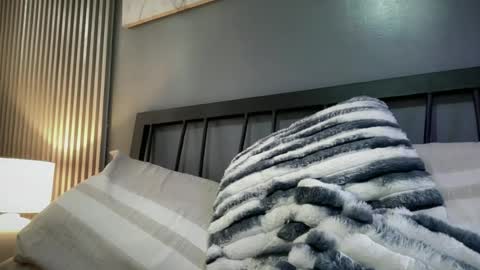 Snapshot of francine_moore chatting on 06-21-26, 11:07 Francine online show from 06-21-26, 11:07