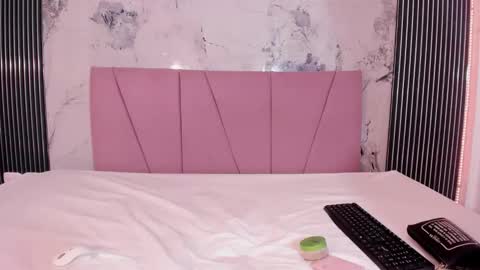 Laura online show from 03-28-26, 08:30