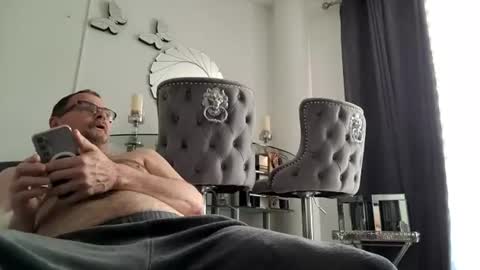 Snapshot of franciscomalin chatting on 06-19-26, 05:56 franciscomalin online show from 06-19-26, 05:56